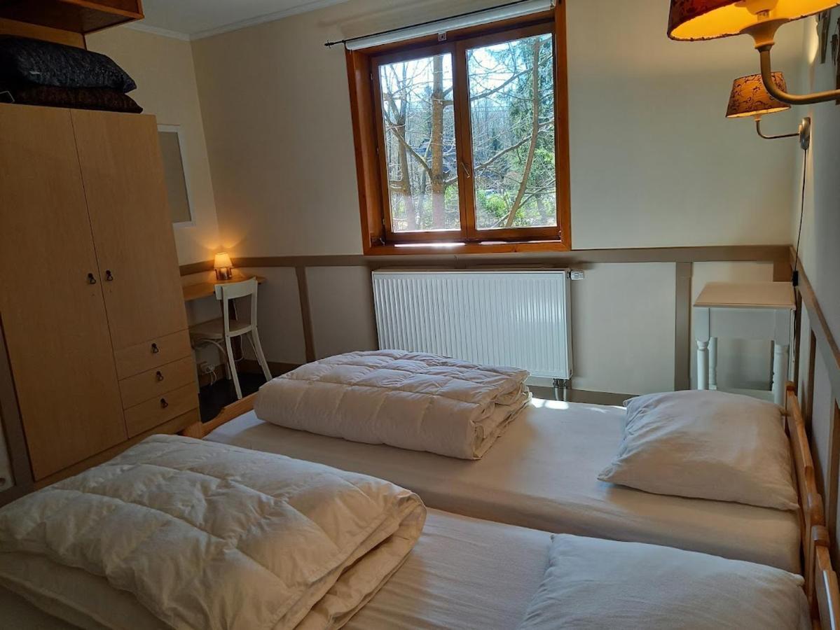 Holiday Home"Monsieur Nips" Érezée Екстериор снимка